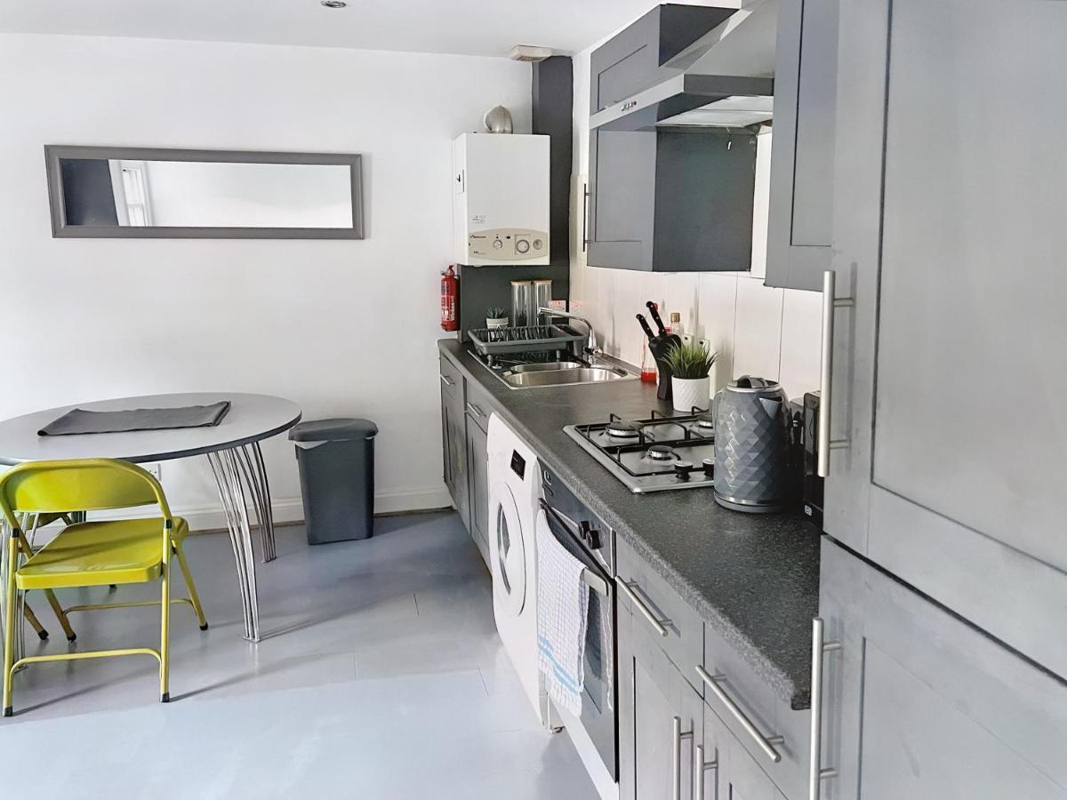 Lovely 2-Bedroom Serviced Apartment Greater London Exterior photo