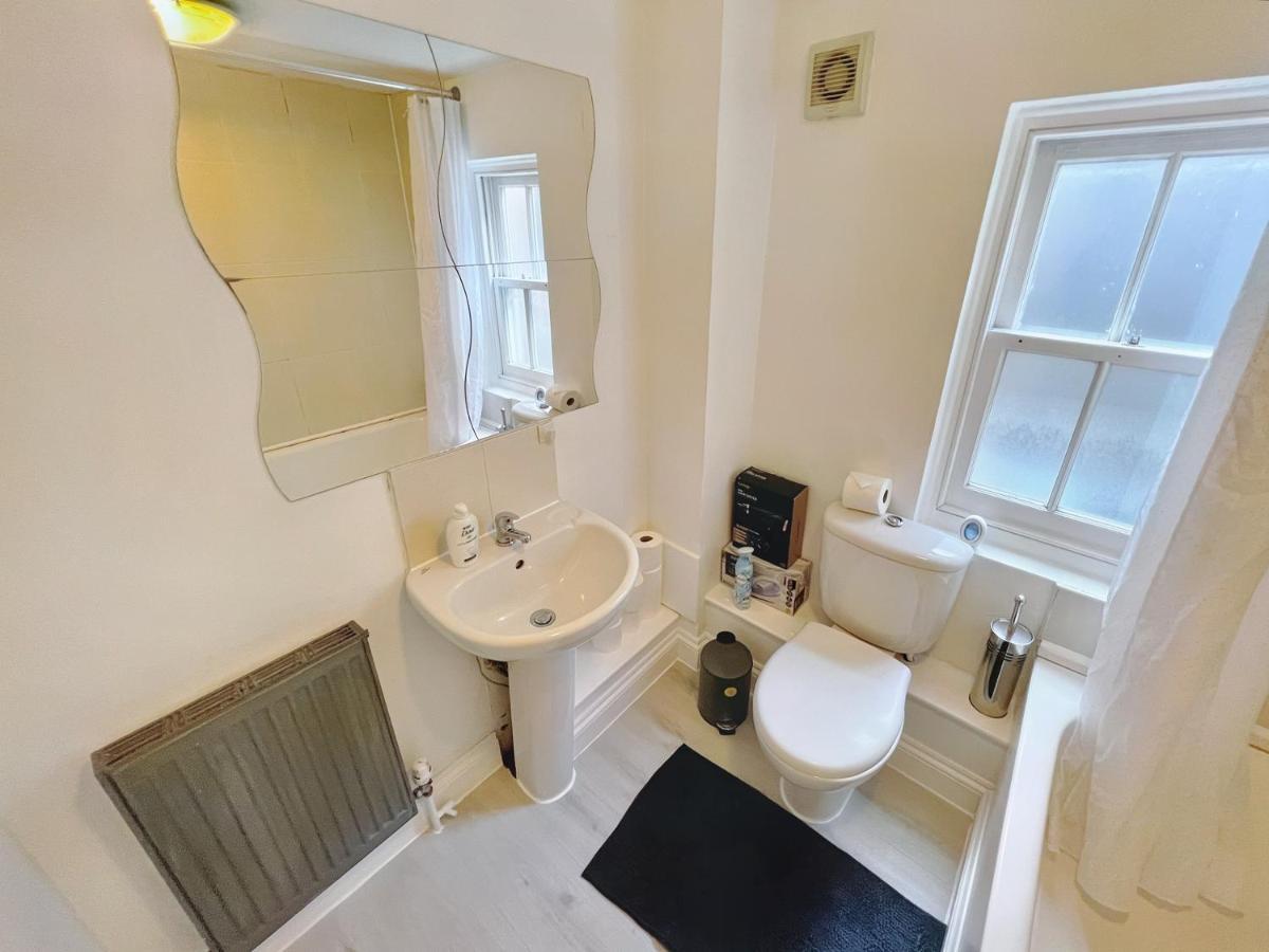 Lovely 2-Bedroom Serviced Apartment Greater London Exterior photo